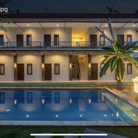 Cempaka Mas Guest House Canggu Exterior photo