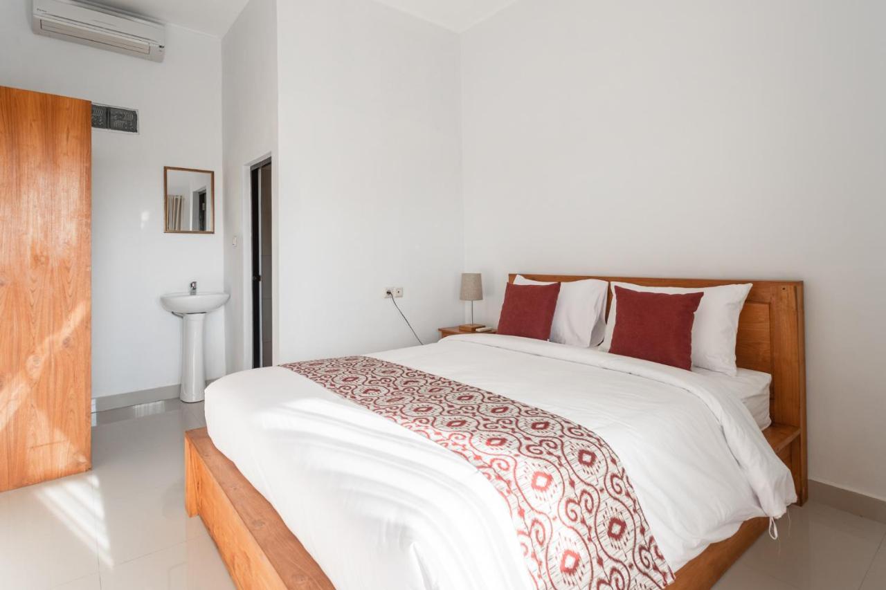 Cempaka Mas Guest House Canggu Exterior photo