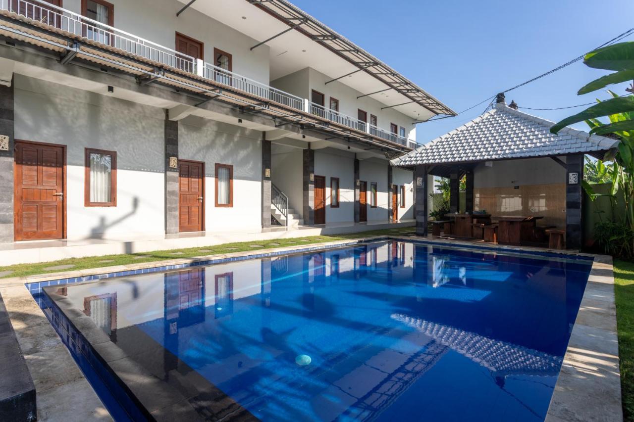 Cempaka Mas Guest House Canggu Exterior photo