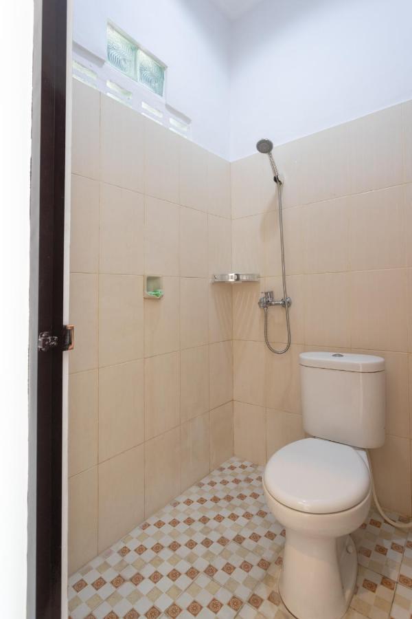 Cempaka Mas Guest House Canggu Exterior photo