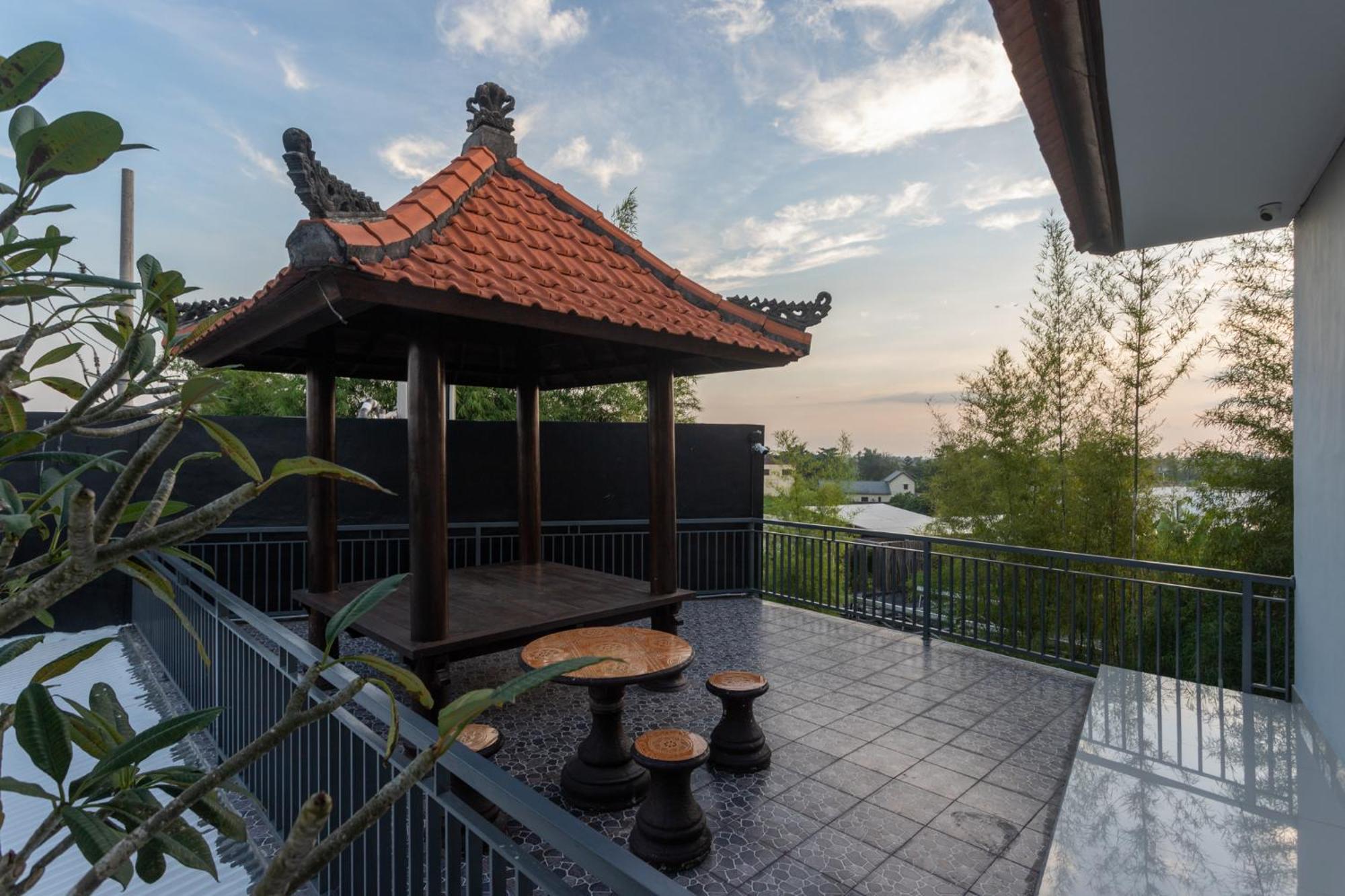 Cempaka Mas Guest House Canggu Exterior photo