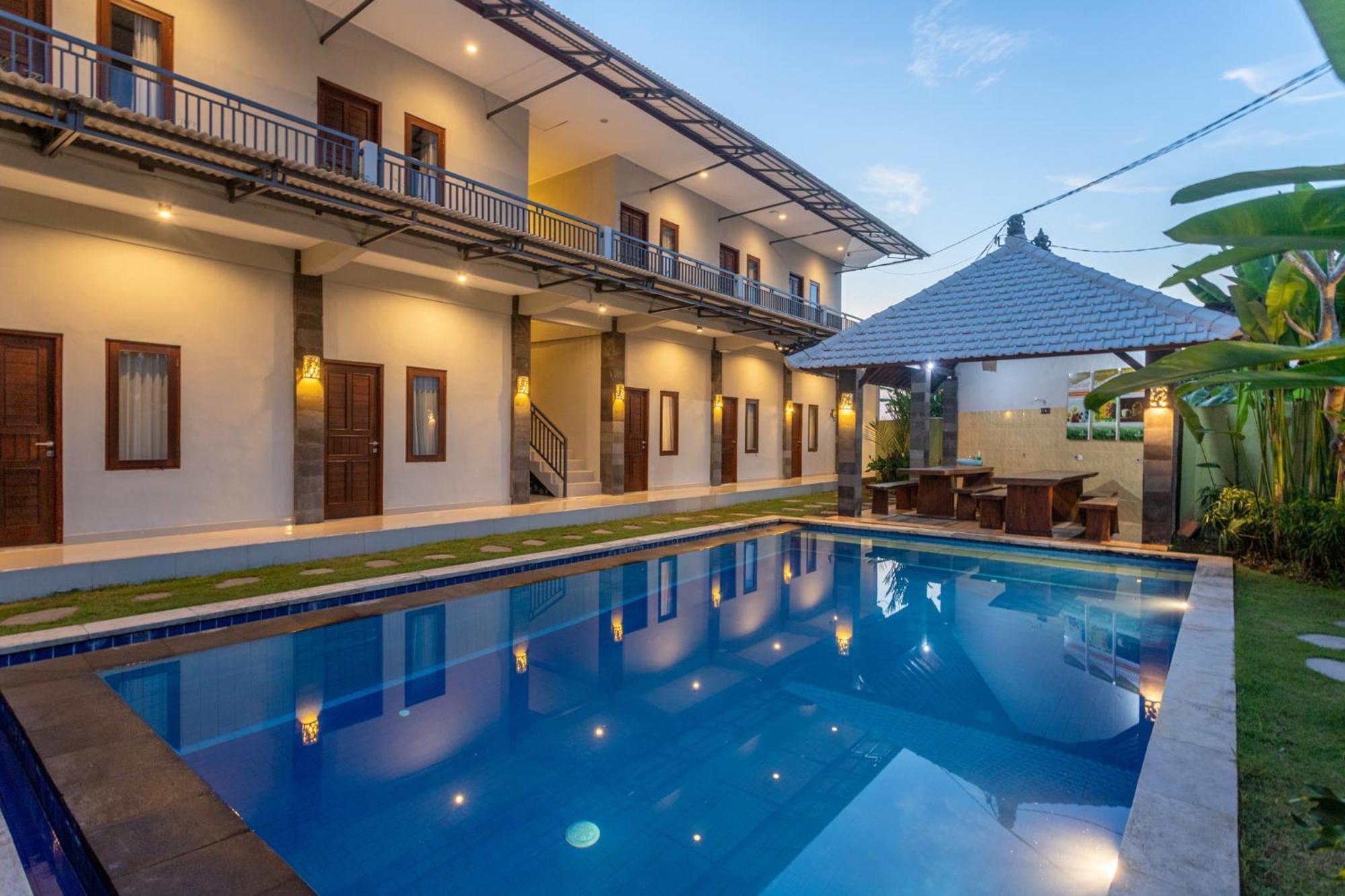 Cempaka Mas Guest House Canggu Exterior photo